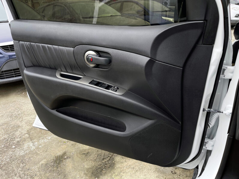 【日產五門掀背小車精選】2017年日產LIVINA1.5五門，新手駕駛超好用!