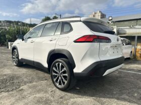 【跨界小休旅必選】2022年 豐田 COROLLA CROSS 1.8旗艦版，純跑9萬公里原廠保固中