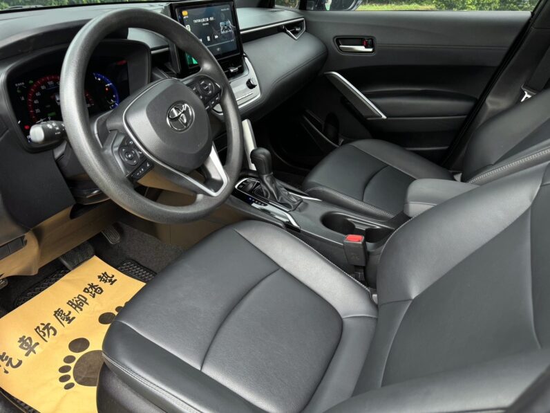 【跨界小休旅必選】2024年豐田 COROLLA CROSS 1.8油電豪華版，原廠保固中