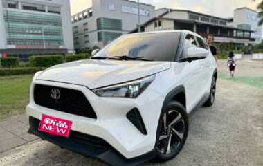【最新跨界小休旅首選】2025年 豐田CROSS YARIS 1.5 競動版一手純跑7千公里，原廠保固中