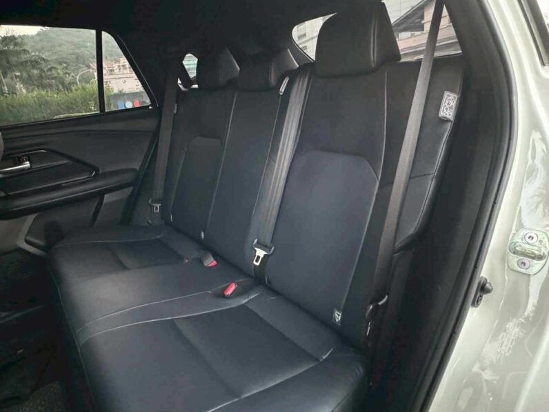 【最新跨界小休旅首選】2025年 豐田CROSS YARIS 1.5 競動版一手純跑7千公里，原廠保固中