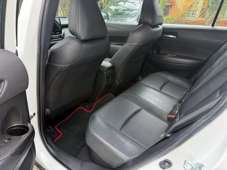 【跨界小休旅必選】2023年 豐田 COROLLA CROSS 1.8GR 版，純跑9萬公里原廠保固中