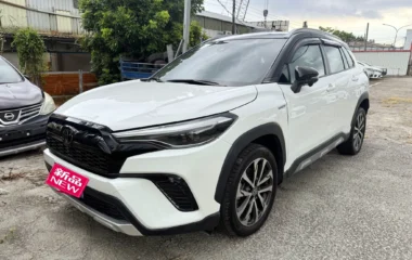 【跨界小休旅必選】2023年 豐田 COROLLA CROSS 1.8GR 版，純跑9萬公里原廠保固中