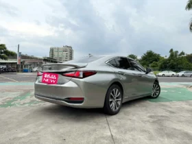 2018年 凌志 ES300H 2.5 油電豪華版 里程 10 萬