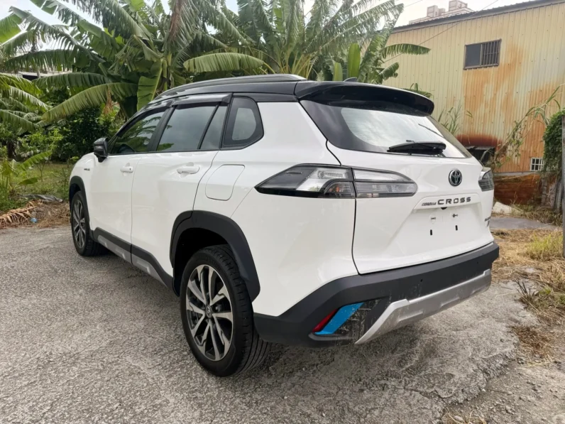 【跨界小休旅必選】2023年 豐田 COROLLA CROSS 1.8GR 版，純跑9萬公里原廠保固中