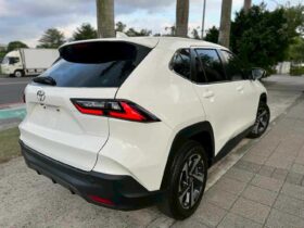 【最新跨界小休旅首選】2025年 豐田CROSS YARIS 1.5 競動版一手純跑7千公里，原廠保固中