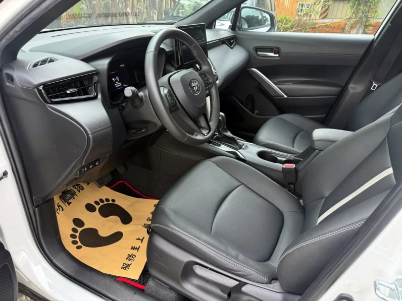 【跨界小休旅必選】2023年 豐田 COROLLA CROSS 1.8GR 版，純跑9萬公里原廠保固中