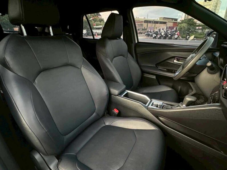 【最新跨界小休旅首選】2025年 豐田CROSS YARIS 1.5 競動版一手純跑7千公里，原廠保固中