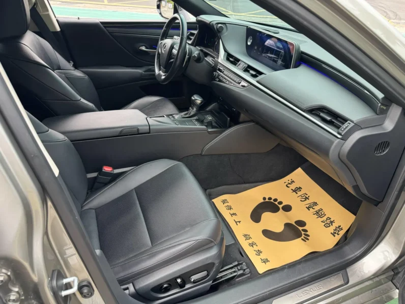 2018年 凌志 ES300H 2.5 油電豪華版 里程 10 萬