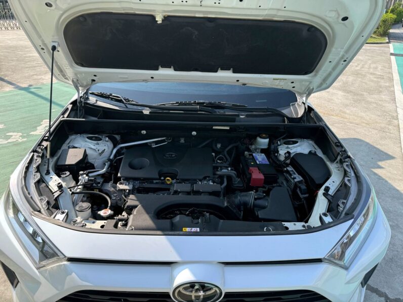 【日系休旅車冠軍】2023年豐田 RAV4豪華版(第五代)原廠保固中，純跑6萬公里認證車