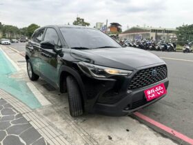 【跨界小休旅必選】2024年豐田 COROLLA CROSS 1.8油電豪華版，原廠保固中