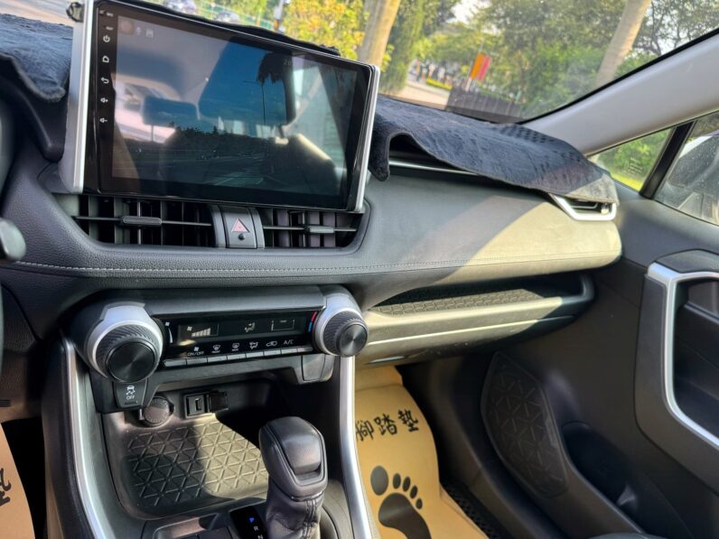 【日系休旅車冠軍】2023年豐田 RAV4豪華版(第五代)原廠保固中，純跑6萬公里認證車