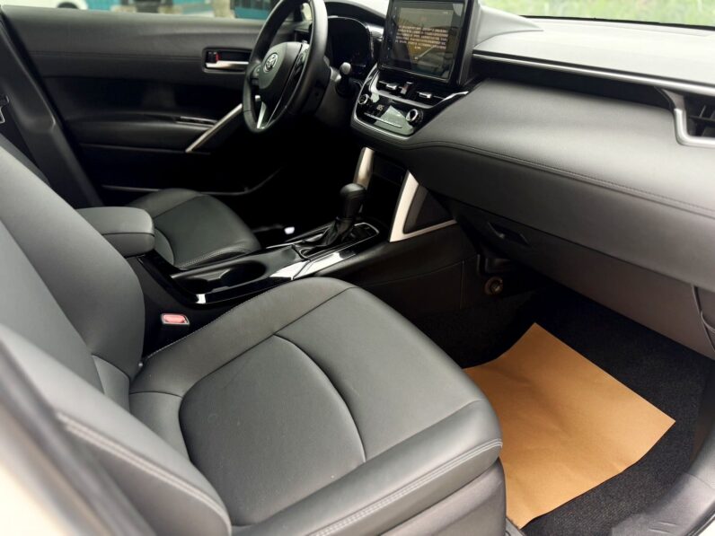 【跨界小休旅必選】2022年 豐田 COROLLA CROSS 1.8汽油尊爵版，認證美車