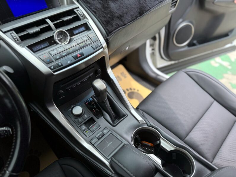 【優質進口SUV】2017年市 凌志NX200T旗艦2.0版，全車原漆原版件認證車