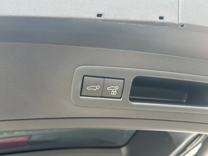 【日系質感小休旅】2022年凌志UX250H油電豪華版2.0，原漆原版件原廠保固中