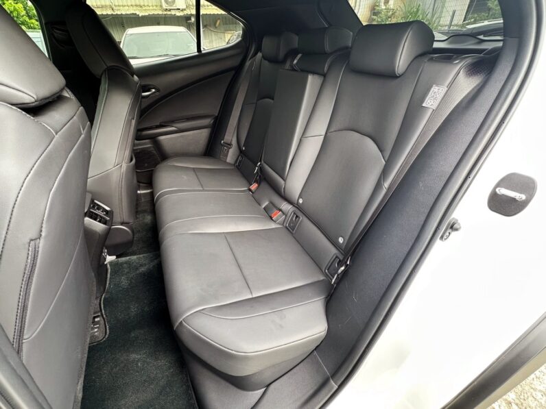 【日系質感小休旅】2022年凌志UX250H油電豪華版2.0，原漆原版件原廠保固中