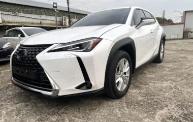 【日系質感小休旅】2022年凌志UX250H油電豪華版2.0，原漆原版件原廠保固中