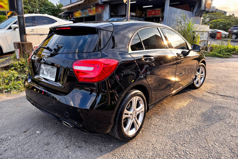 【進口掀背五門】2016年式賓士A180/認證車/無待修/可全額貸款