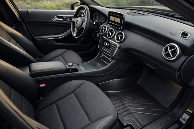 【進口掀背五門】2016年式賓士A180/認證車/無待修/可全額貸款