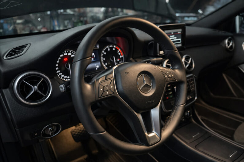 【進口掀背五門】2016年式賓士A180/認證車/無待修/可全額貸款