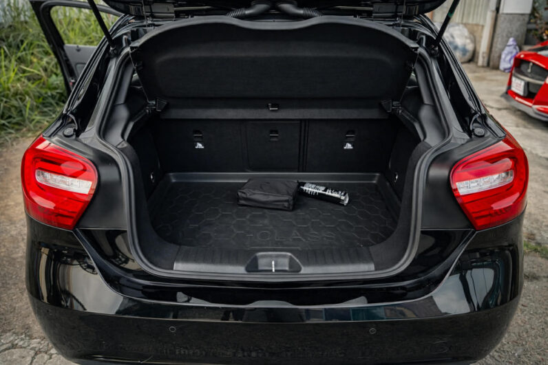 【進口掀背五門】2016年式賓士A180/認證車/無待修/可全額貸款