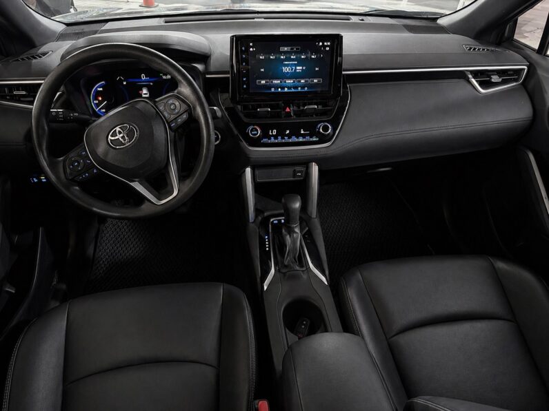 【跨界小休旅必選】2025年式豐田 COROLLA CROSS 1.8油電豪華版，原廠保固中/純跑2萬公里