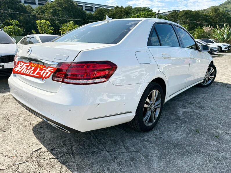 【賓士豪華轎車】2015年式賓士E200總代理/全車原版件認證車/加裝12吋360環景安卓機/AMG鋁圈/購車享保固
