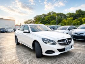 【賓士豪華轎車】2015年式賓士E200總代理/全車原版件認證車/加裝12吋360環景安卓機/AMG鋁圈/購車享保固