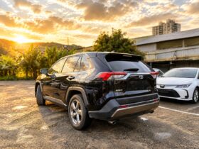 【豐田熱銷油電SUV】2020年豐田RAV4 2.5油電旗艦，全車原版件無待修/購車享一年兩萬公里保固