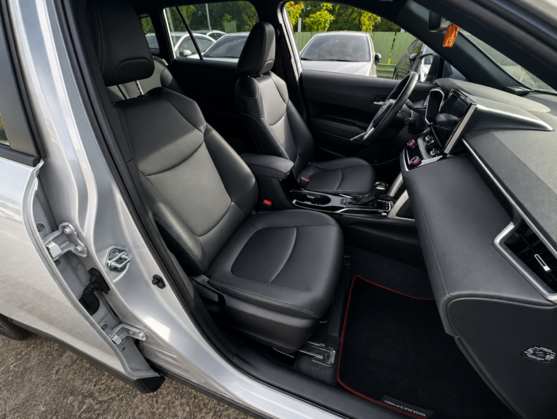 【跨界小休旅必選】2023年式豐田 COROLLA CROSS 1.8油電尊爵版/純跑4萬公里/原廠保固中