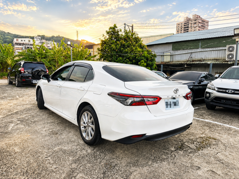 【優質豪華轎車】2023年式豐田CAMRY 2.0豪華版(8.5代)/原版認證車/純跑8.9萬公里/購車享一年保固