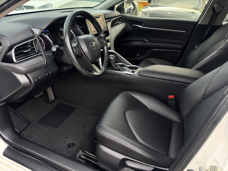 【優質豪華轎車】2023年式豐田CAMRY 2.0豪華版(8.5代)/原版認證車/純跑8.9萬公里/購車享一年保固
