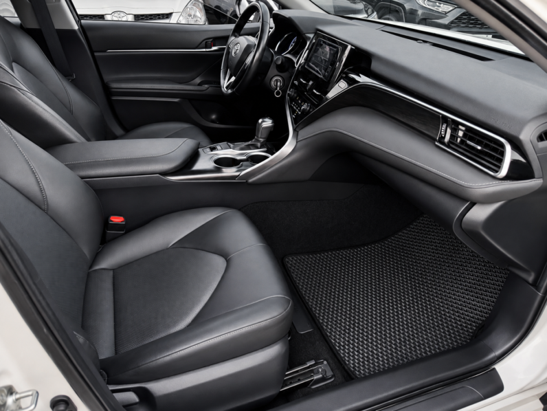 【優質豪華轎車】2023年式豐田CAMRY 2.0豪華版(8.5代)/原版認證車/純跑8.9萬公里/購車享一年保固