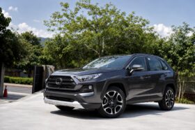 【豐田熱銷SUV】2022年式豐田RAV4 2.0越野版4WD，純跑12萬公里/全車原版件無待修/購車享保固