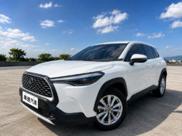 【跨界小休旅必選】2025年式豐田 COROLLA CROSS 1.8汽油豪華版，實跑2萬公里/認證美車/原廠保固中