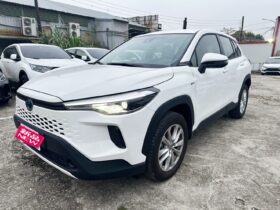 【跨界小休旅必選】2026年式豐田 COROLLA CROSS 1.8小改款汽油尊爵版，實跑1.9萬公里/認證美車/原廠保固中