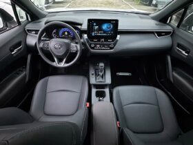 【跨界小休旅必選】2026年式豐田 COROLLA CROSS 1.8小改款汽油尊爵版，實跑1.9萬公里/認證美車/原廠保固中
