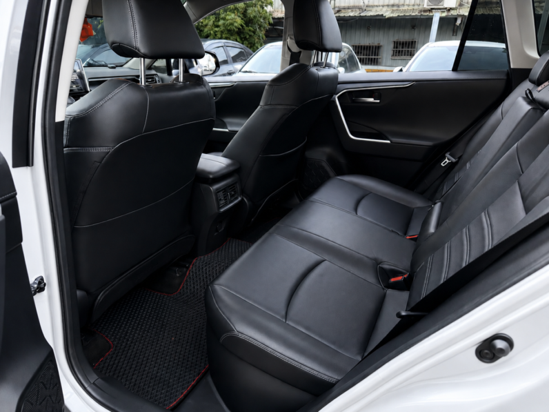 【好爸爸休旅神車】2022年式豐田RAV4油電旗艦頂級2.5/實跑3萬公里/認證車無待修/購車享一年兩萬公里保固